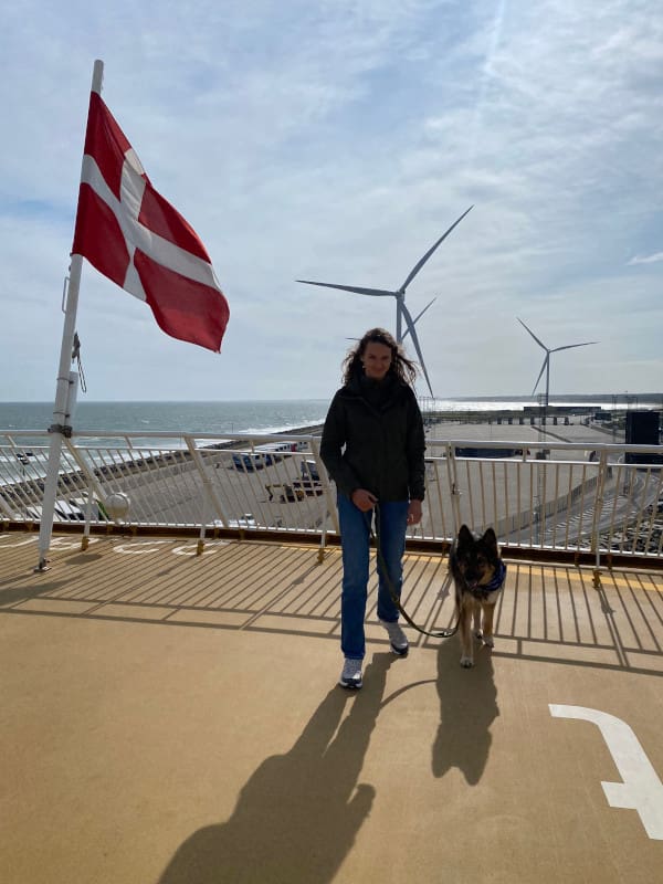 Sassi & Leeyah auf dem Deck der Fjordline