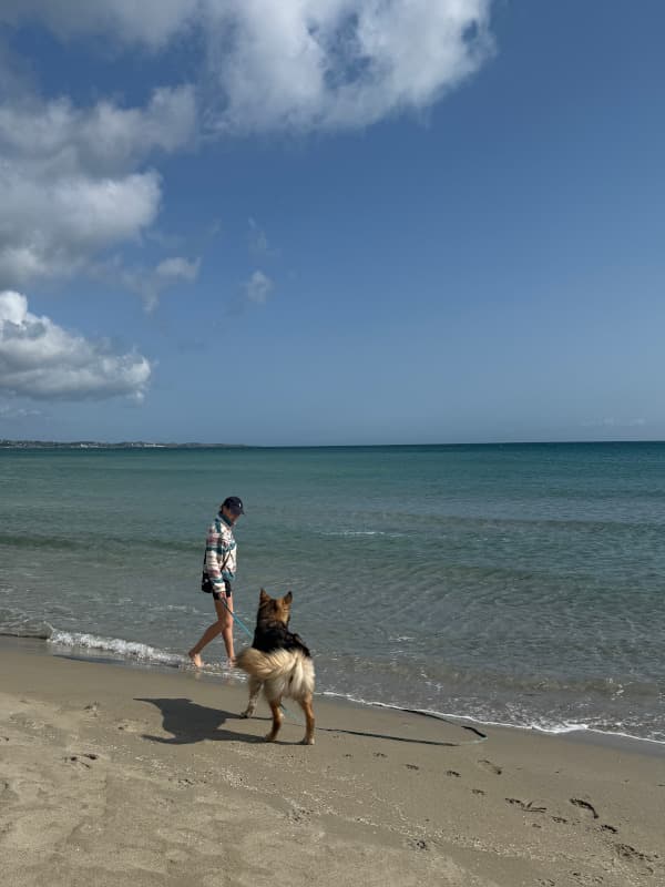 Sassi & Leeyah am Brusand Strand in Norwegen