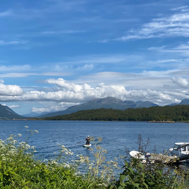 Fabi auf dem SUP in Vagoy