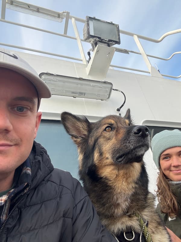 Sassi, Fabi und Leeyah auf der Fähre