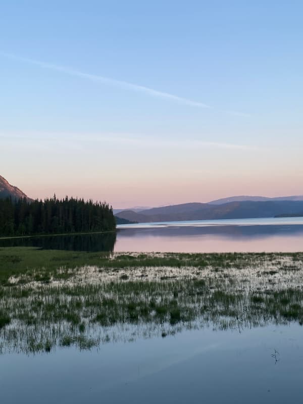 Langvatnet See in Norwegen beim Sonnenuntergang