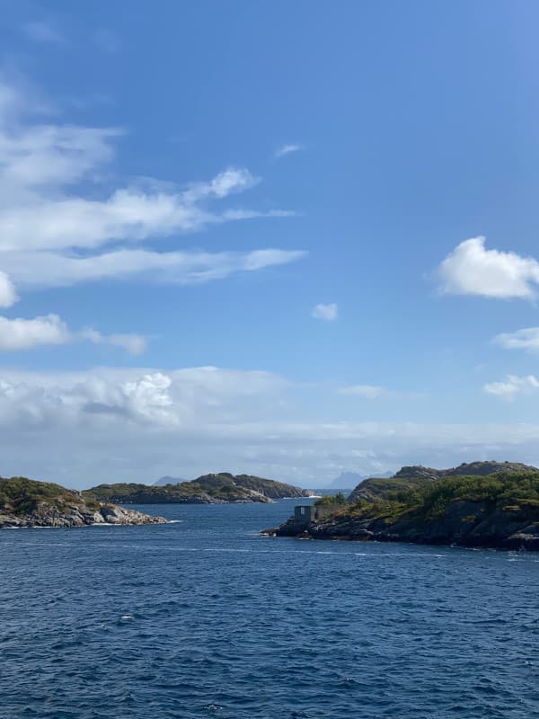 Henningsvaer Ausblick auf Inseln