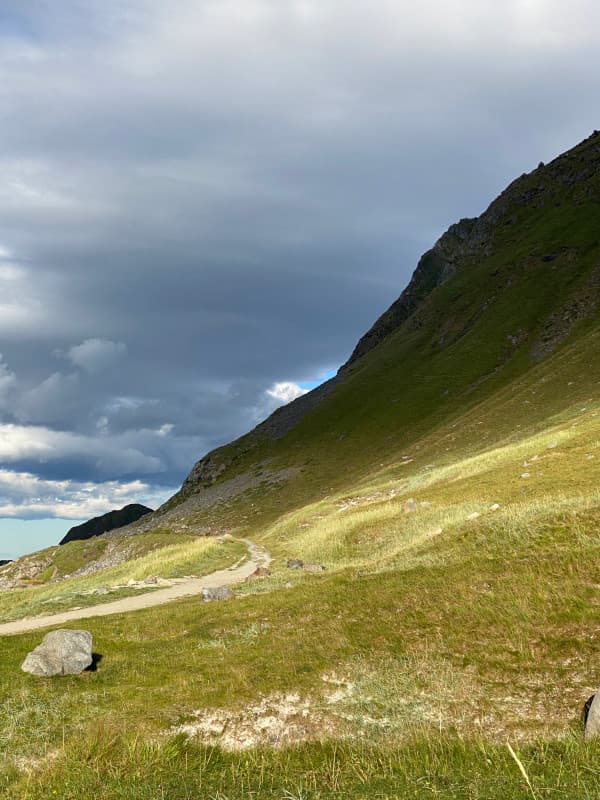 Wanderweg hoch zum Mannen Gipfel