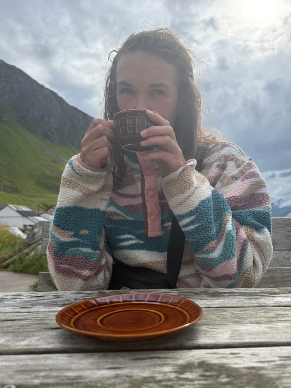 Sassi im Café Glashytte nähe Vik Beach, Lofoten