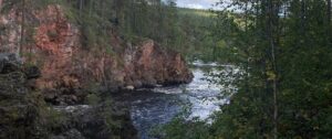 Stromschnellen-Wanderung in Finnland
