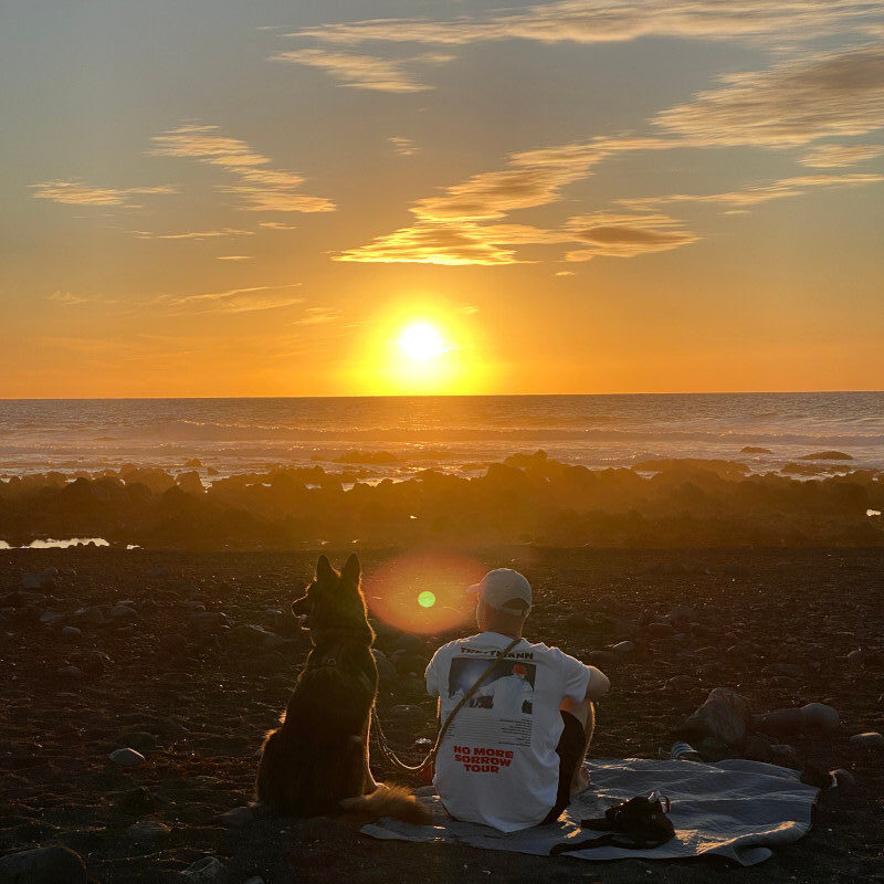Fabi und Leeyah beim Sonnenuntergang