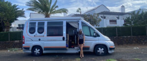 Sassi und der Campervan in Lanzarote